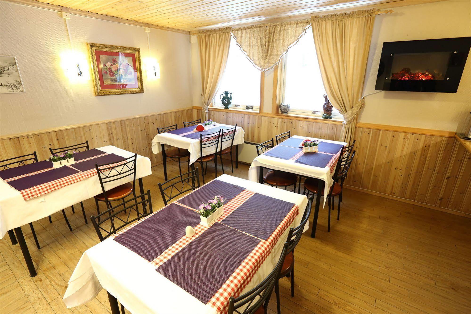 Bed & Breakfast Barents 2*